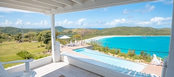 Beach Bunker overlooking Flamenco Beach @ Culebra Island, PR