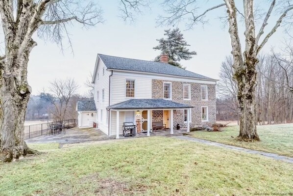 Exterior - Waterfront catskills farmstay in a 19th Century historic home on an Alpaca Farm  (Lake Katrine)