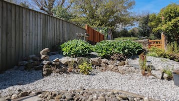 Cottage | Property grounds