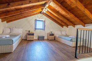3 habitaciones, tabla de planchar con plancha, wifi y ropa de cama
