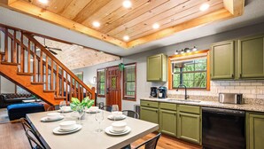 Dining - Modern 4-bedroom Cabin w/ Hot Tub/Game Room/Fire Pit/Backyard (Sevierville)