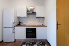 Fridge, microwave