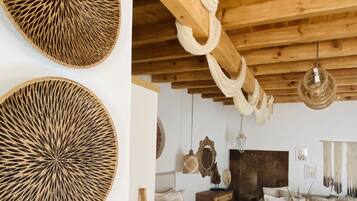 Linari Beige | 1 bedroom, individually decorated, free WiFi