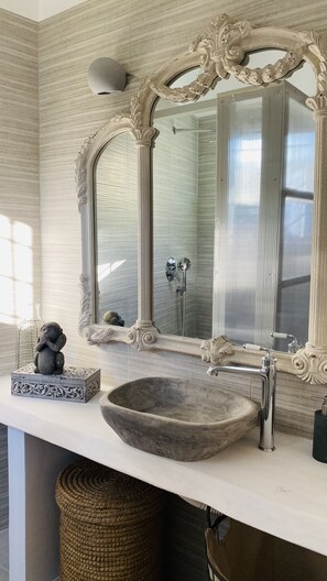 Linari Grey | Bathroom | Deep soaking tub, rainfall showerhead, hair dryer, towels - Linari Bohemian Living (Lefkada)