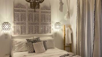 Linari White | 1 bedroom, individually decorated, free WiFi