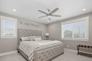 3 bedrooms, desk, iron/ironing board, travel crib