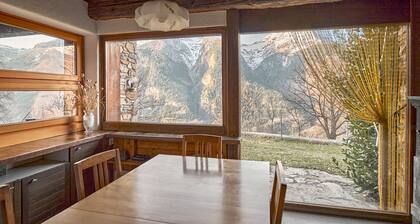 Secluded Mountain Gem: 1800mÂČ Private Garden, Outdoor Kitchen & Stunning Views