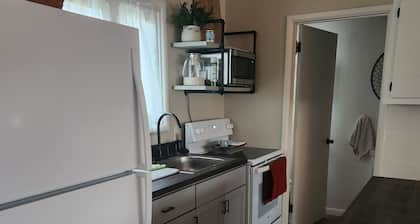 Cozy Cottage with water access, Newly remodeled