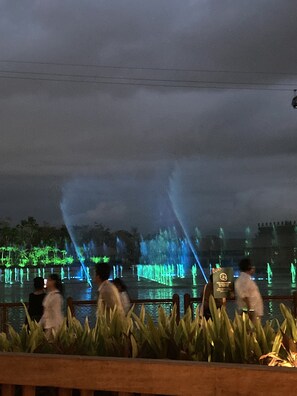 Jetted bath, hair dryer, towels