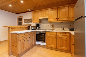 Frigorifero, microonde, forno, macchina per tè/caffè