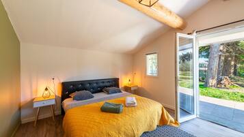 1 bedroom, free WiFi, bed sheets