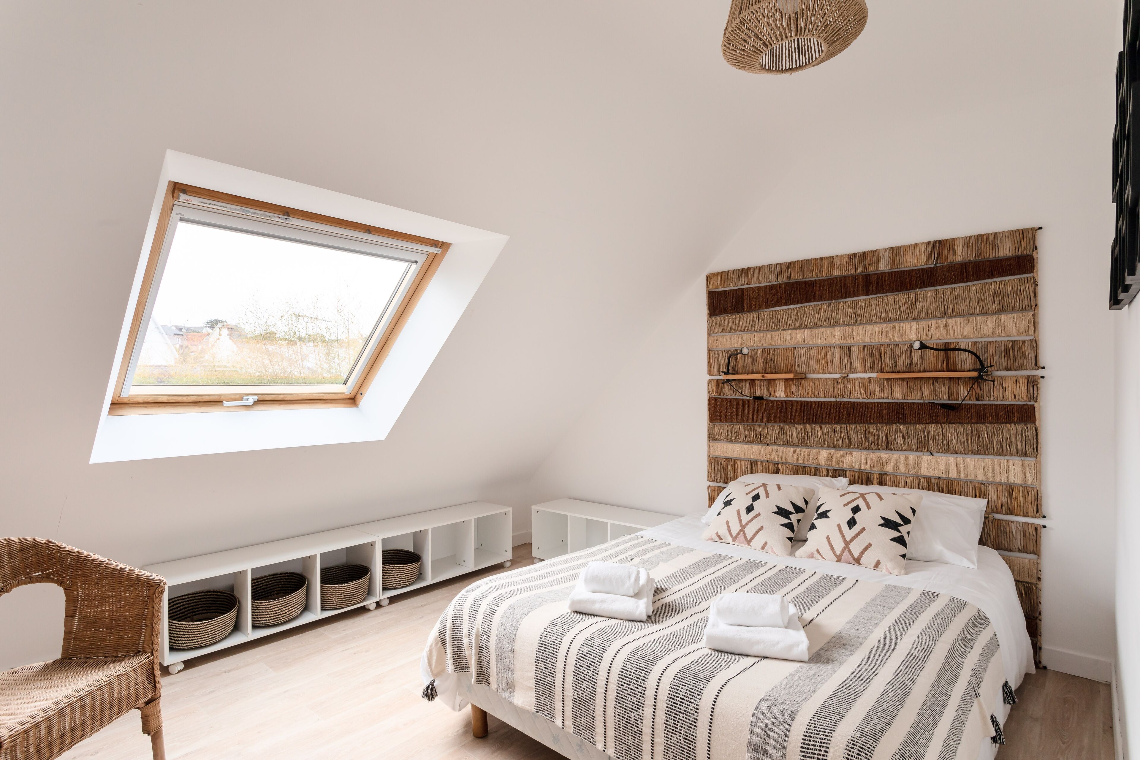 5 bedrooms, iron/ironing board, free WiFi, bed sheets