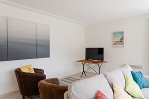 TV, fireplace - La Camillette - 5 chambres à 10min de la plage (Pléneuf-Val-André)