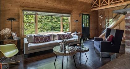 Daniel Boone meets Mid Century Modern Retreat