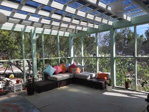 Property grounds - Lakeview Villa Turks And Caicos 4 Bedroom Grace Bay area (Providenciales)