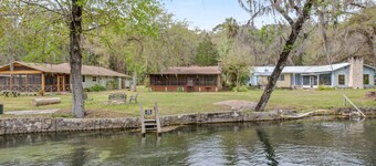 End of the Rainbow Retreat!3-Bed Home on Rainbow River: Kayaks, Games, and more!