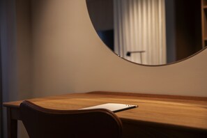 Suite Deluxe | Roba de llit hipoal·lergògena, escriptori i habitacions insonoritzades 