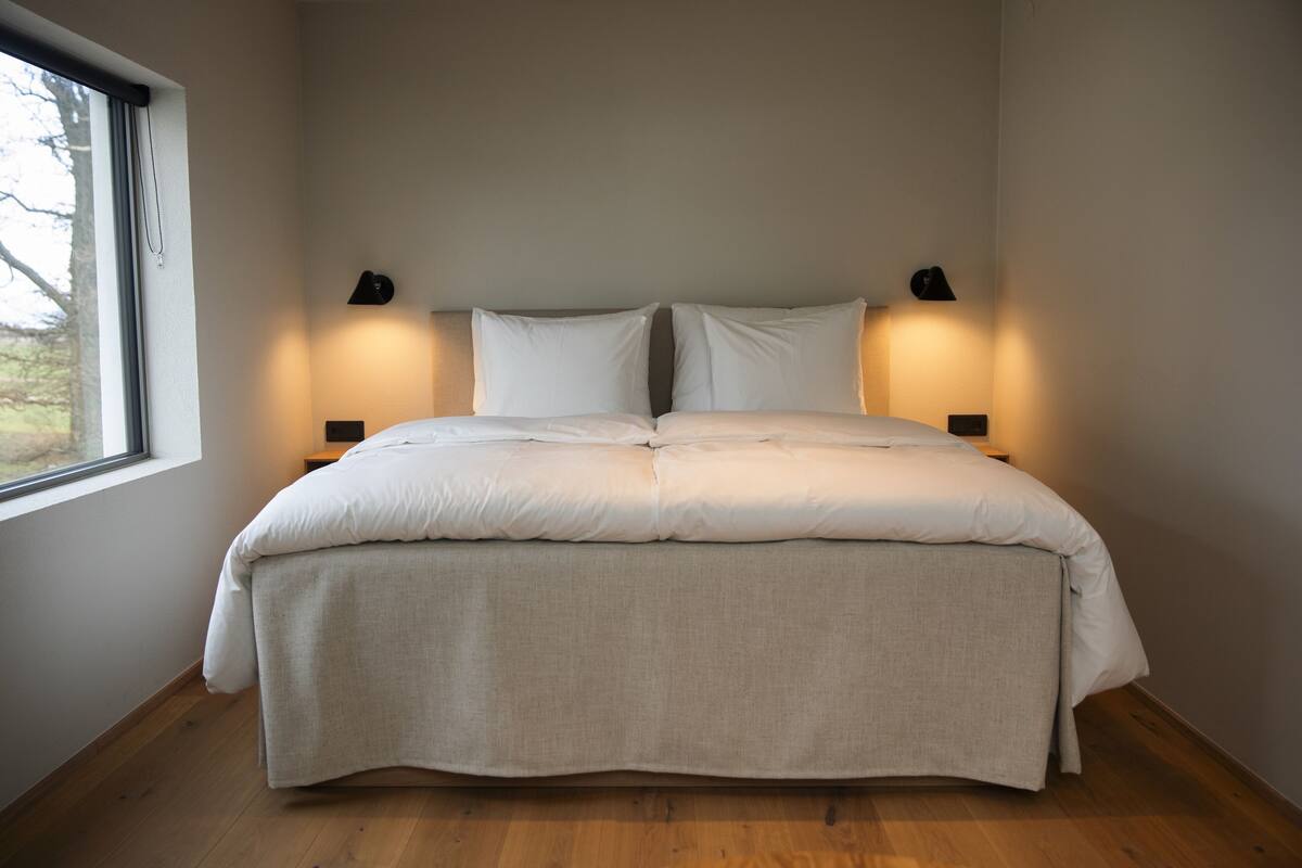 Superior Room | Hypo-allergenic bedding available, desk, soundproofing, WiFi (free)