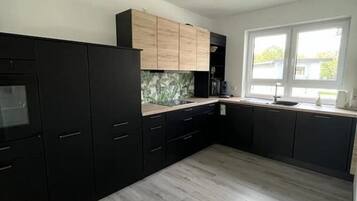 Kühlschrank, Ofen, Herdplatte, Geschirrspüler