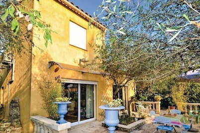 Agréable Pavillon sur les Hauteurs de Nimes au Milieu des Oliviers