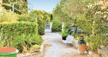 Agréable pavillon sur les hauteurs de Nimes au milieu des oliviers