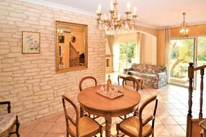 Interior - Agréable Pavillon sur les Hauteurs de Nimes au Milieu des Oliviers (Nîmes)