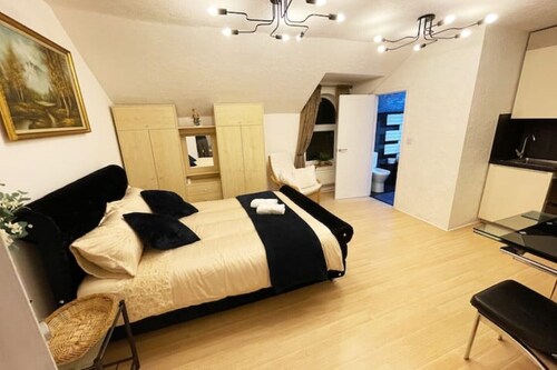 Luxurious Studio Cloud & Good Links to City Centre