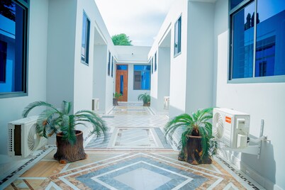 Aniny Hotel
