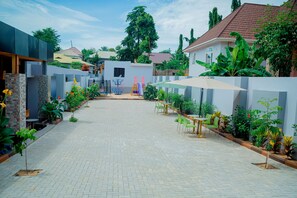 Exterior - Aniny Hotel (Dar es Salaam)