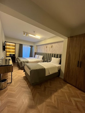 Chambre supérieure, vue sur la ville | Literie de qualité, minibar, bureau