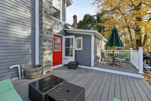 4BR Home w/ Yard & BBQ, 5 min walk to downtown Lee