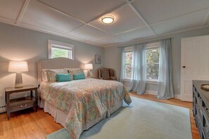 4 chambres, fer et planche à repasser, Wi-Fi gratuit, draps fournis