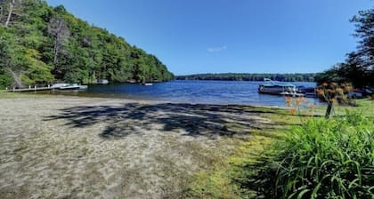 Private Lake Cottage on 3 acres w/350 sq. ft. deck