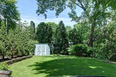 Cozy 3BR Home w/ Yard & Patio 5 min to Tanglewood