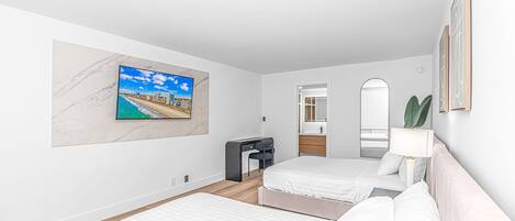 Classic Studio Suite | Individually decorated, individually furnished, free WiFi, bed sheets