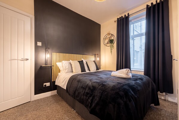 1 chambre, fer et planche à repasser, Wi-Fi, draps fournis