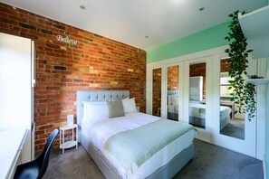 3 chambres, bureau, fer et planche à repasser, Wi-Fi gratuit