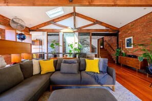 Smart TV, stereo, computer monitors