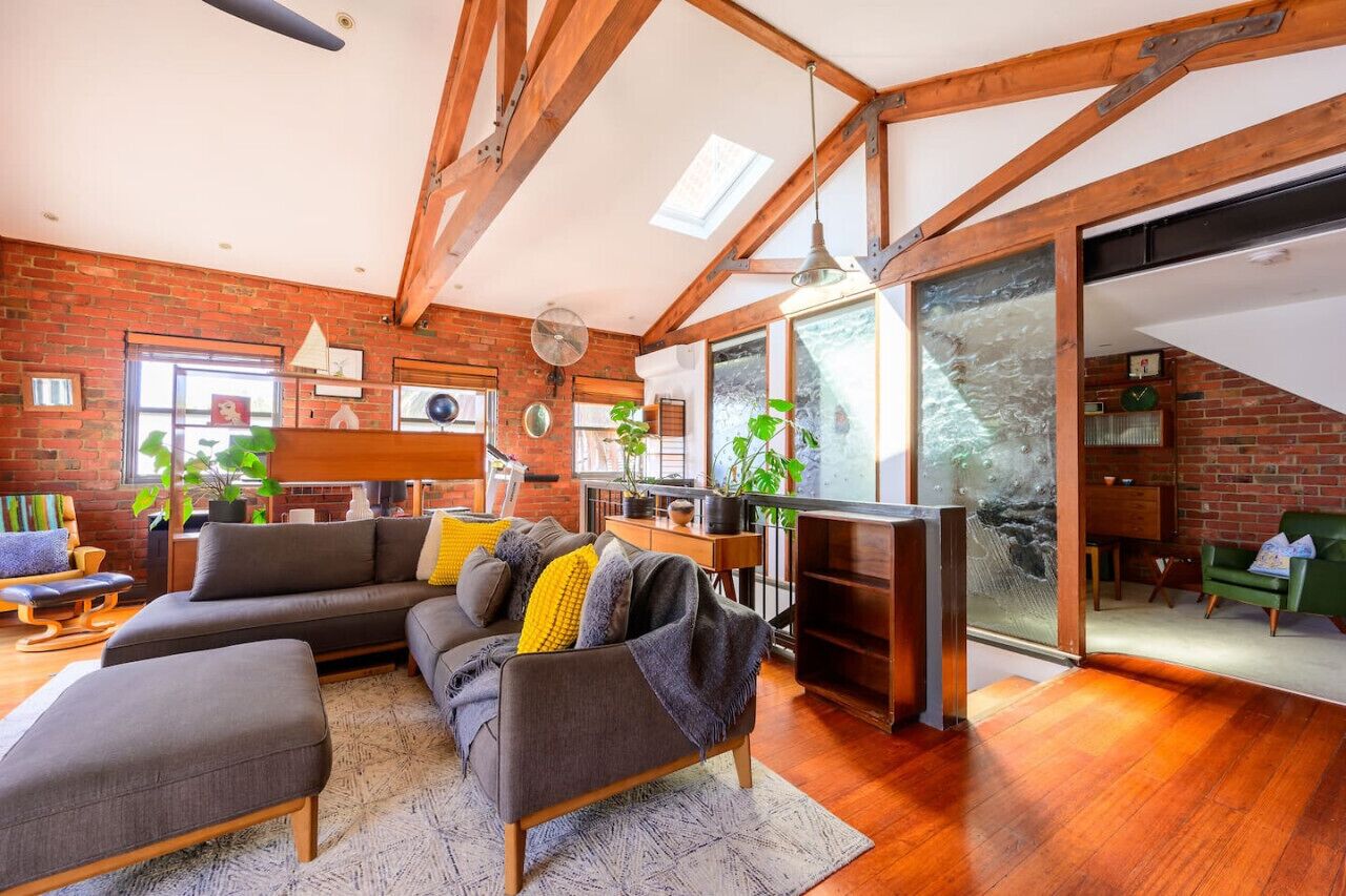 Smart TV, stereo, computer monitors