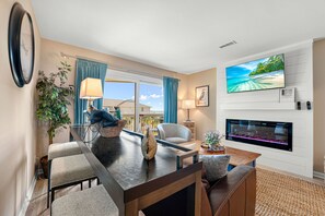 TV - HEATED POOLS, Incredible Oceanfront Views, Bldg Elevator, Walk to Everything (Hilton Head Island)