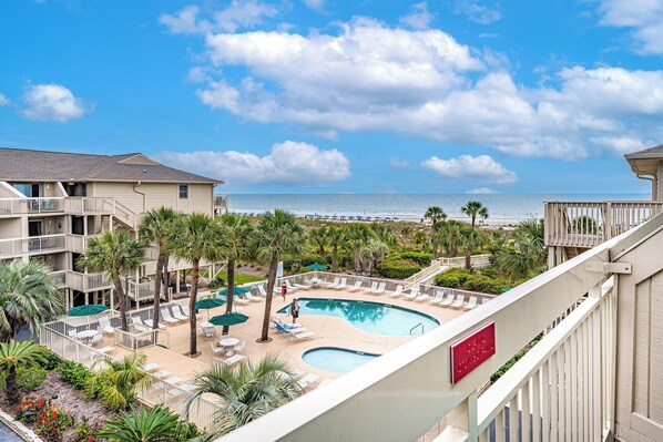 Property grounds - 321 Oceanfront Villa | Walk to Coligny + Pools | Washer/Dryer (Hilton Head Island)