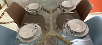 Warm, Calm Flat Near Orly Airport and Paris Center !!