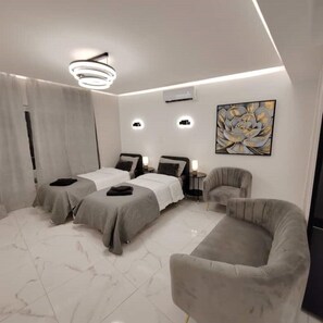 1 bedroom, desk, iron/ironing board, free WiFi - Modern Studio in the Heart of Larnaca (Larnaca)