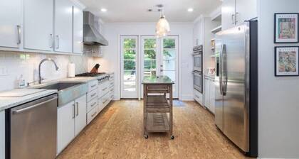 Walk to Oxford Square, Faulkner house, Ole Miss