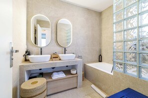 Shower, hair dryer, shampoo