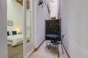 3 chambres, fer et planche à repasser, Wi-Fi, draps fournis