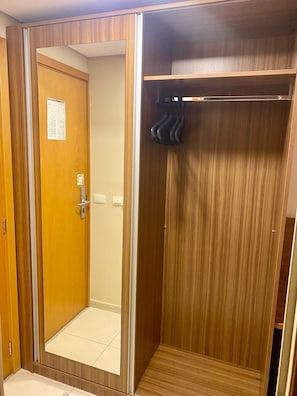 In-room safe, desk, laptop workspace, soundproofing