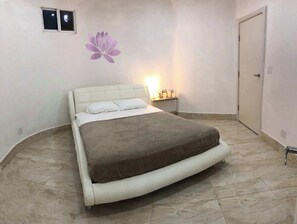 5 dormitorios, escritorio, tabla de planchar con plancha y wifi