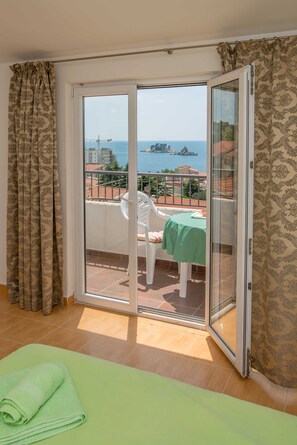 Free WiFi, bed sheets - Villa Vjera (Petrovac)