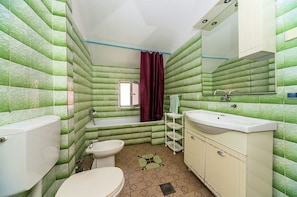 Apartemen Keluarga | Kamar mandi | Perlengkapan mandi gratis dan pengering rambut